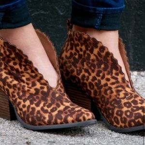 Matisse Leopard V-CUT Bootie